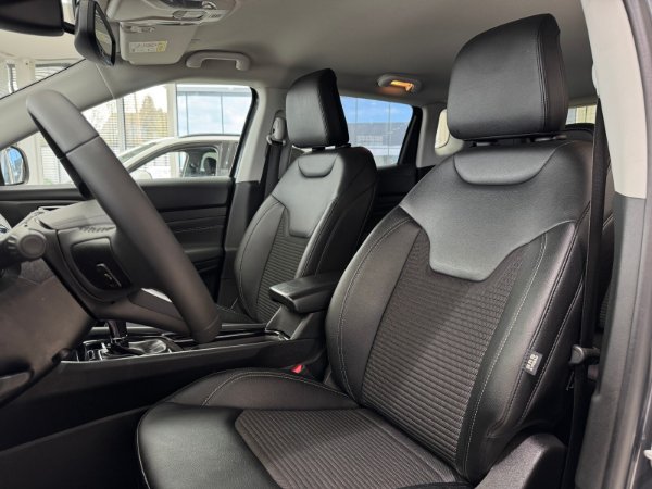 Zdjęcie samochodu 9